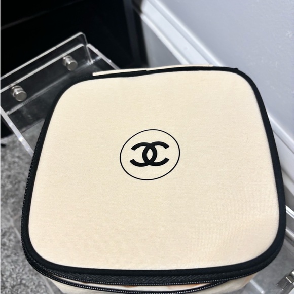 Chanel Beauty Makeup Bag/Pouch - Picture 7 of 8